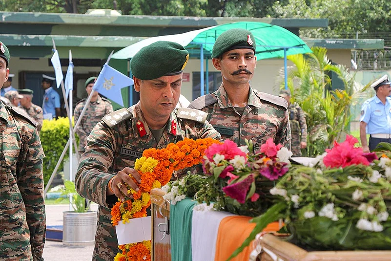 Slain army personnel paid tribute