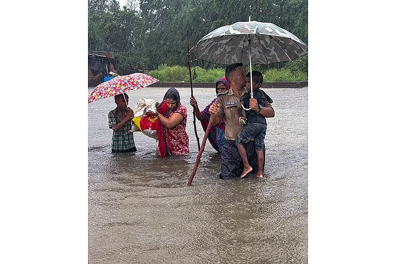 Flooded Pakadia Bengali area in Udham Singh Nagar