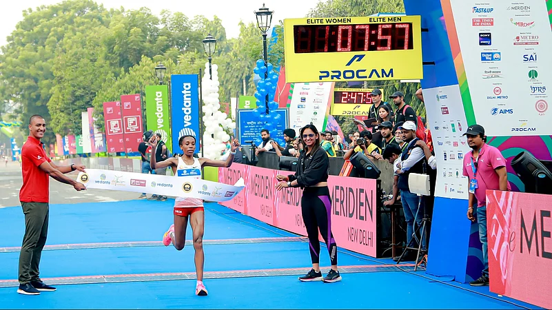 Delhi Half Marathon 2023 X