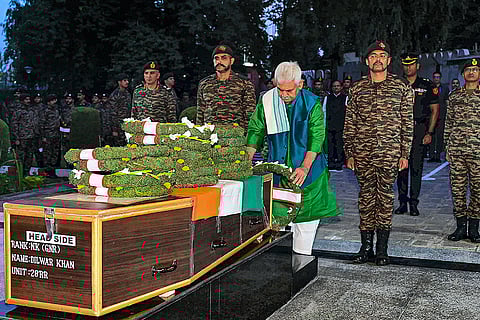 Manoj Sinha pays tribute to slain soldier
