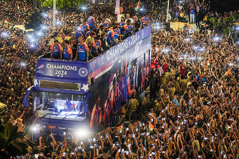 Indian cricket teams victory parade in Mumbai photo gallery_6