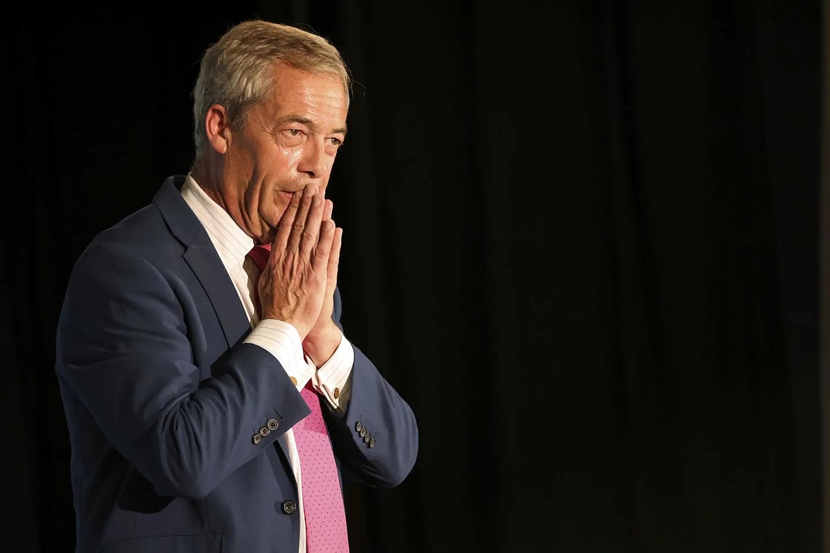 AP : Nigel Farage  |