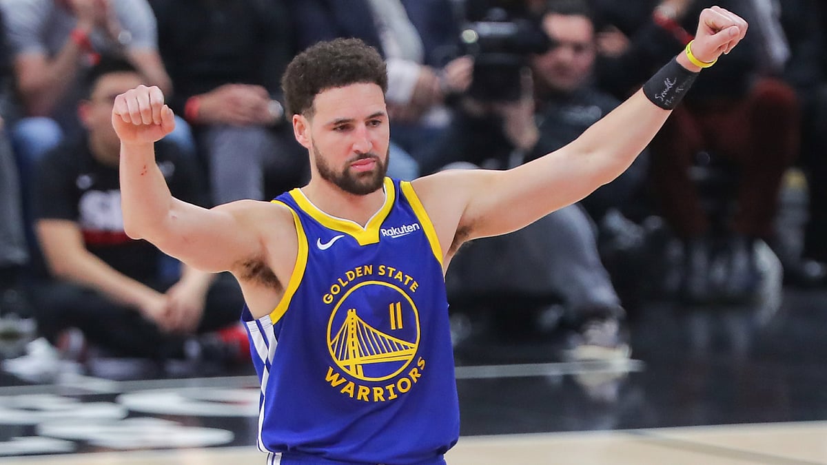 Klay Thompson celebrates against the Bulls