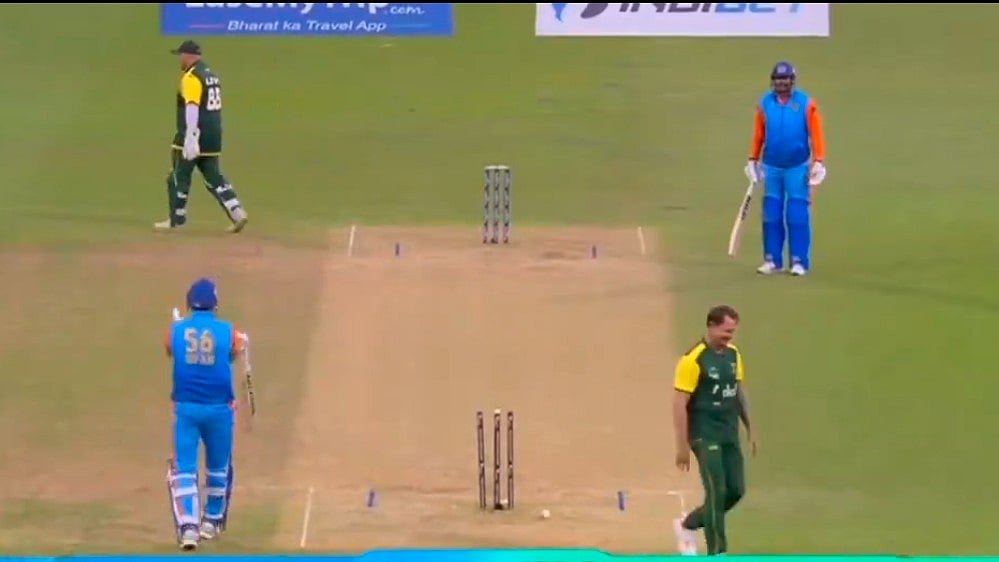 Irfan Pathan run out during India Champions vs South Africa Champions match - X/@Rnawaz31888
