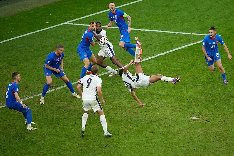 The value of a star! Jude Bellingham continued to keep England’s hopes alive and silenced the critics with a stunning goal at Euro 2024. 4 ENG Vs SVK, UEFA Euro 2024 Round Of 16: Jude Bellingham Stars As England Break Slovakia's Hearts To Advance To Quarterfinals