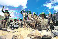 Prashant Panjiar/Outlook : Soldiers of 17 Jat Regiment in Kargil, Jammu & Kashmir on 14-07-1999.