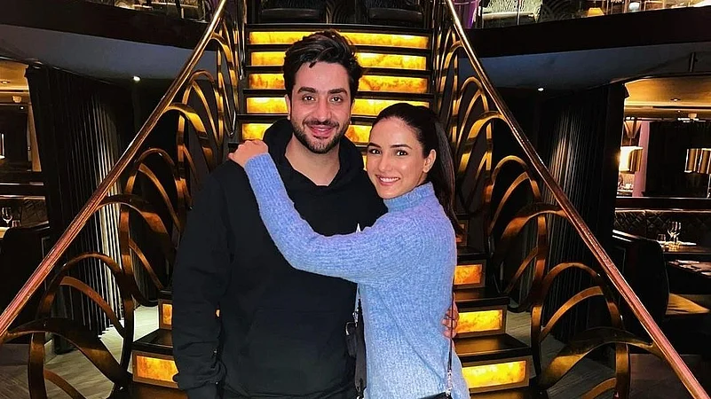 Jasmin Bhasin, Aly Goni