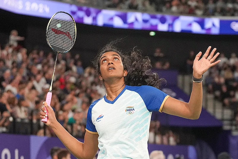 Paris Olympics Badminton: PV Sindhu returns a shot against Fathimath Nabaaha Abdul Razzaq