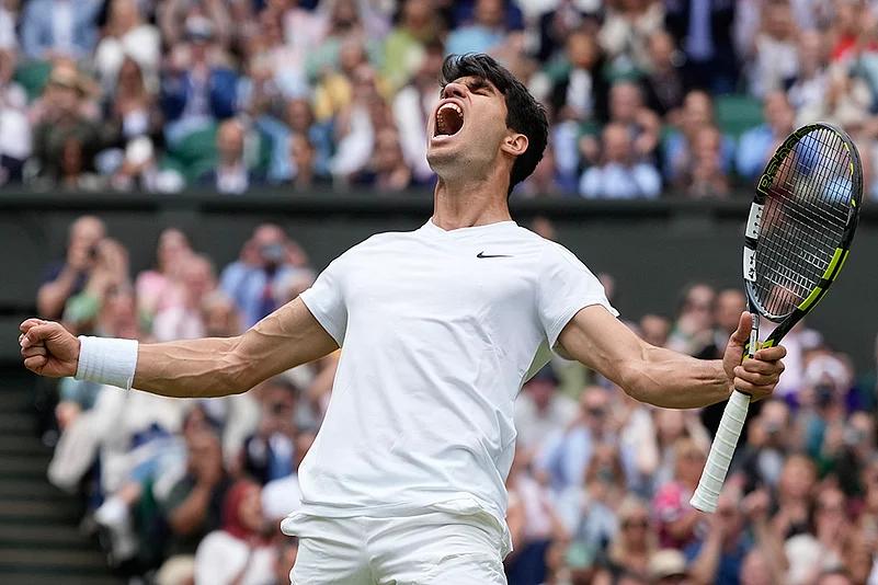 2024 Wimbledon tennis Semi-Final Carlos Alcaraz vs Daniil Medvedev photo gallery_7