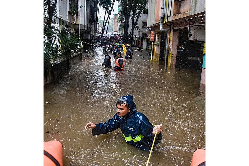 Floods after monsoon Rain in Pune_5