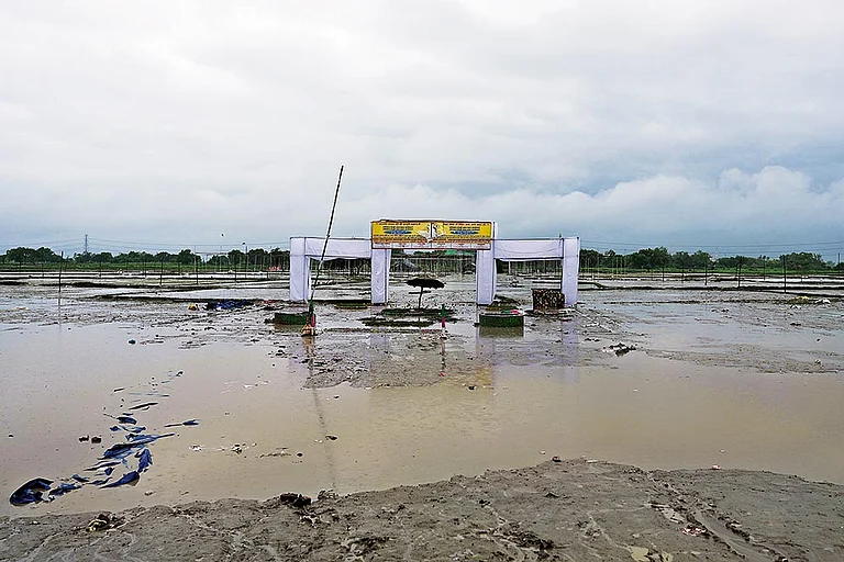 Stampede site: area where stampede occured on July 2, killing 114 women and seven children - Photo: Mayank Makhija