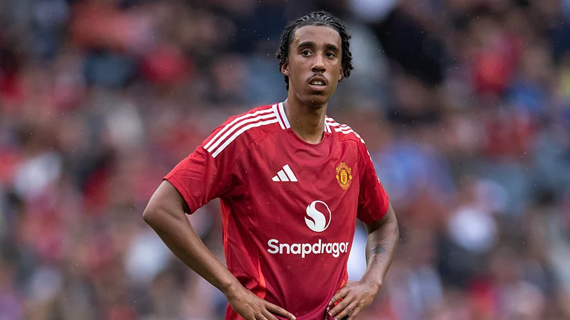 Leny Yoro, Manchester United, EPL