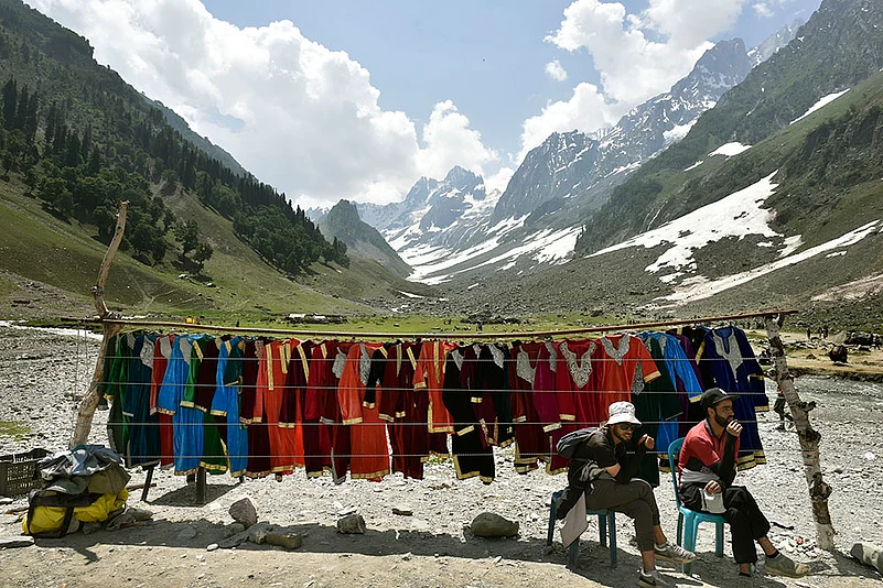 Photographers waiting near the Glacier at Thajwas in Sonamarg, Kashmir