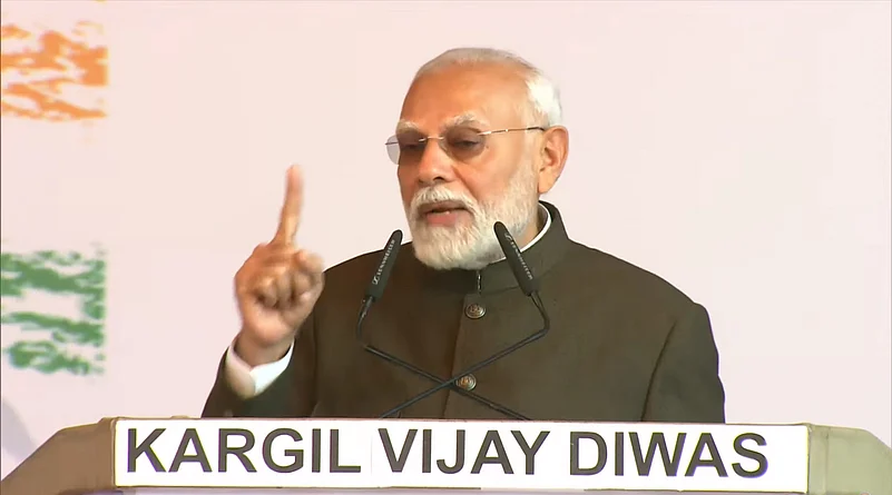 PM Modi Ladakh Kargil Vijay Diwas