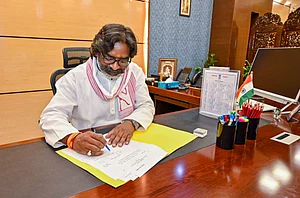 PTI :
Hemant Soren takes oath as J'khand CM