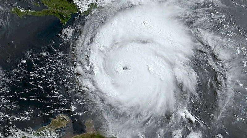 X : Satellite image of hurricane beryl.
