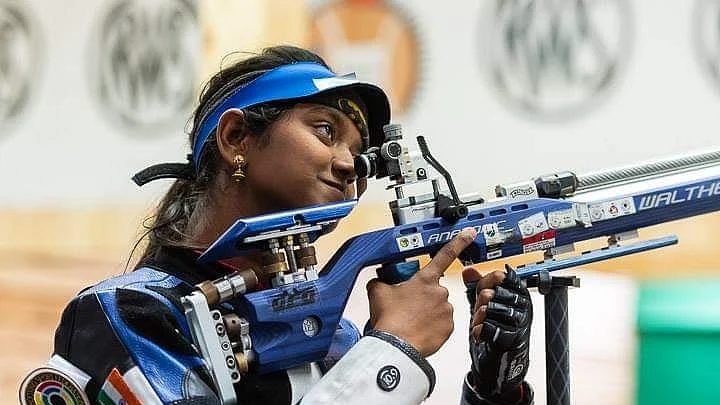 Arjun Babuta and Elavenil Valarivan wins gold in 10m Air Rifle Mixed Team Gold