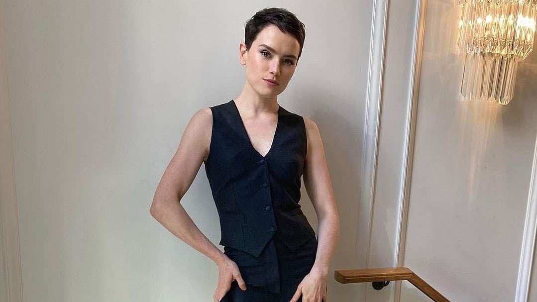 Instagram : Daisy Ridley Diagnosed with Graves’ Disease
