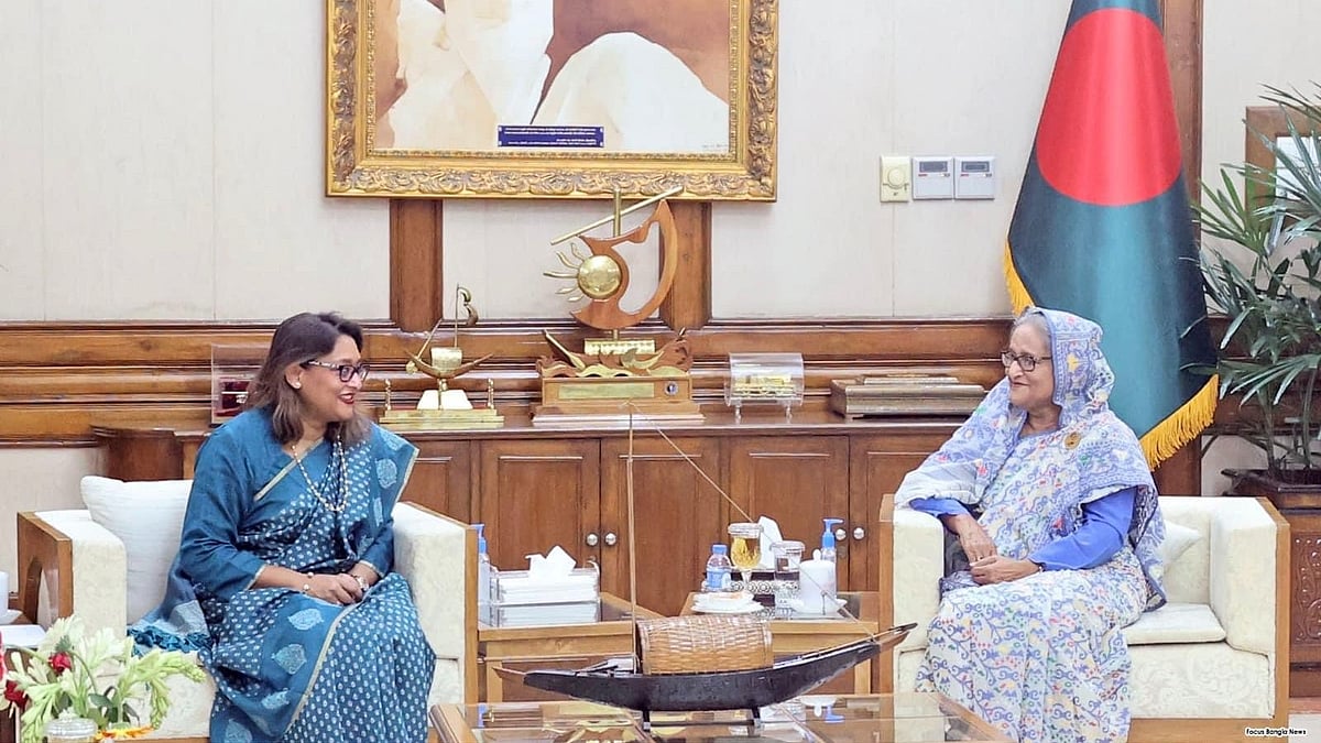 Saima Wazed (L) with mother Sheikh Hasina | 