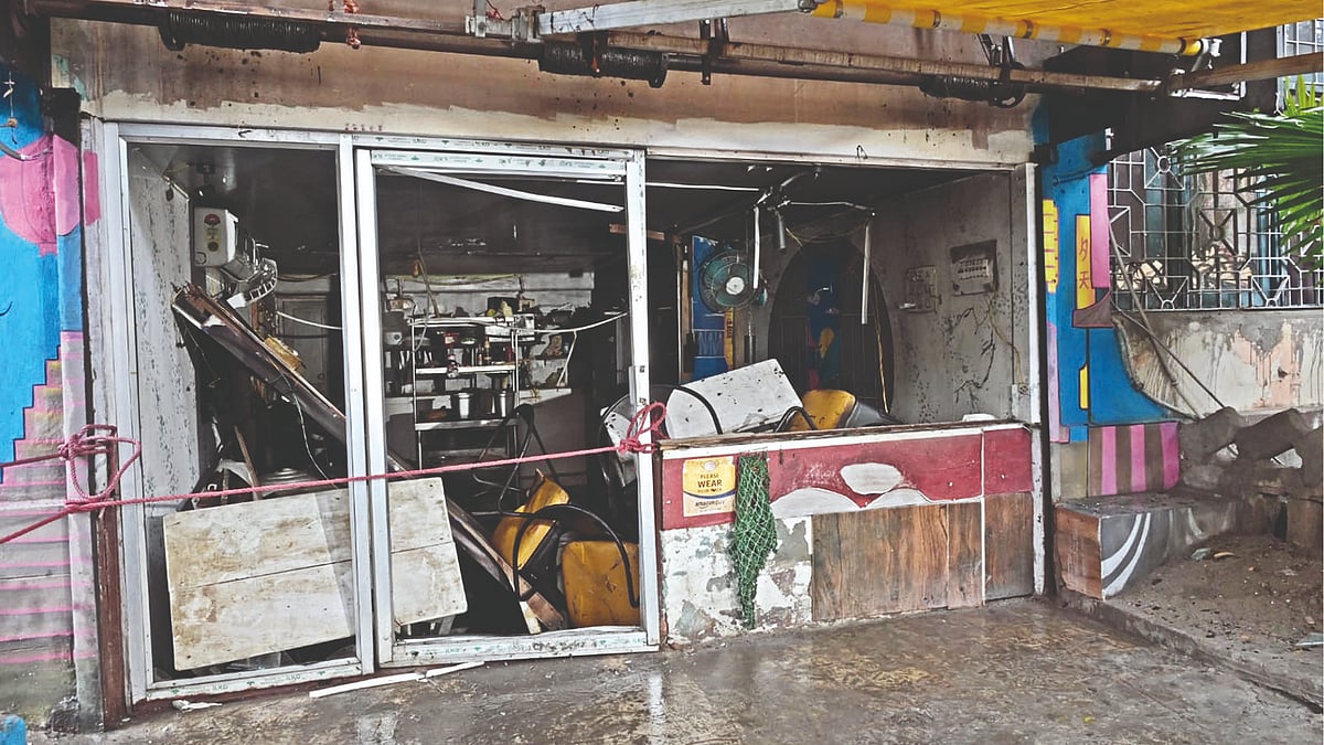 Kolkata Cafe Blast