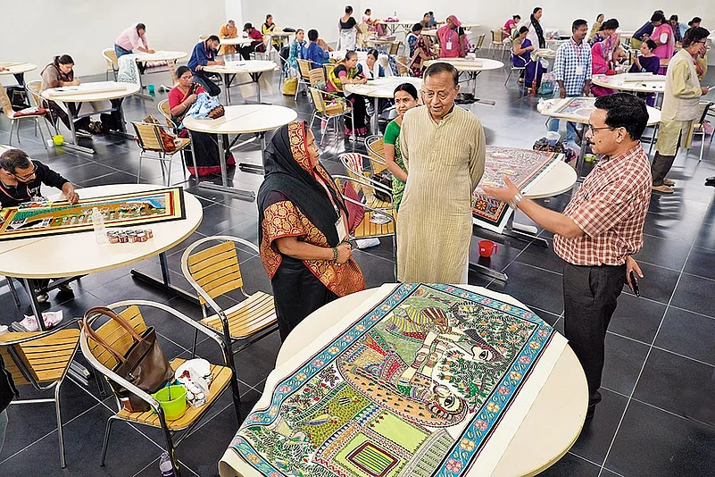 Anjani Kumar Singh (centre), Director General, Bihar Museum, with Ashok Kumar Sinha