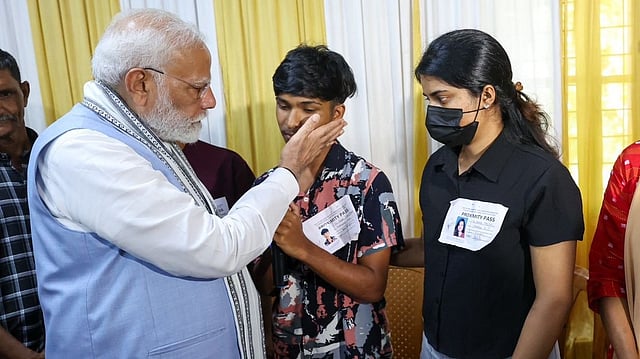 Modi Wayanad Visit Updates: 'Central Govt Stand With Kerala', Says PM Modi After Visiting Hospital, Relief Camp