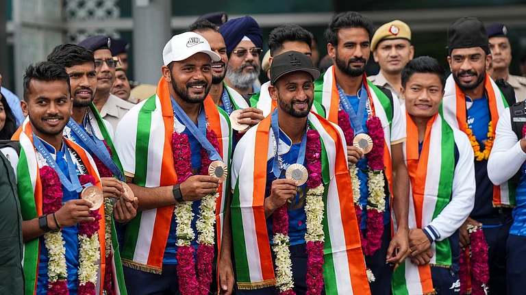 Indian men's hockey team return back home from Paris - Manvender Vashist Lav/PTI
