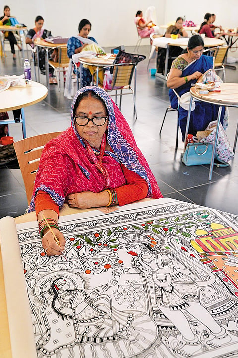 Shanti Devi making her Mithila painting