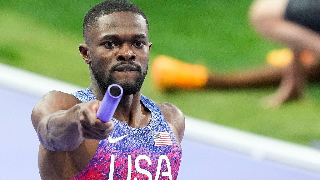AP/Martin Meissner : Rai Benjamin, of the United States, celebrates after winning the men's 4 x 400-meter relay final at the 2024 Summer Olympics, Saturday, Aug. 10, 2024, in Saint-Denis, France.