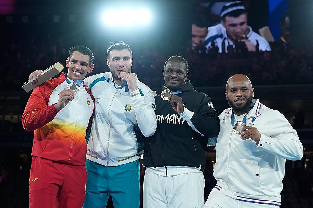 Photo: AP/John Locher : Paris Olympics Boxing