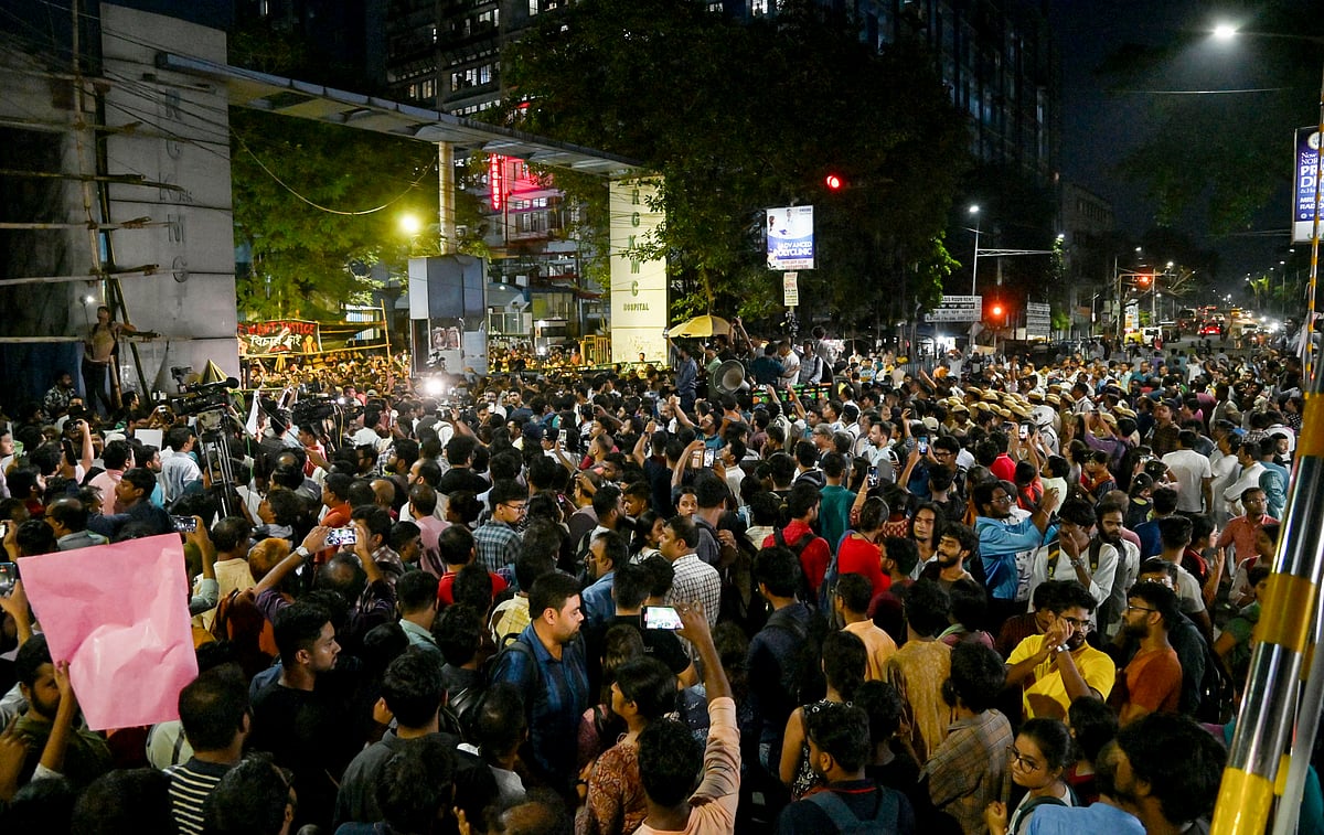 Protests infront of RG Kar Medical College and Hospital, Kolkata
