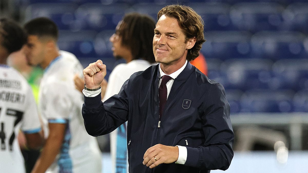 Scott Parker celebrates Burnley's victory over Luton Town
