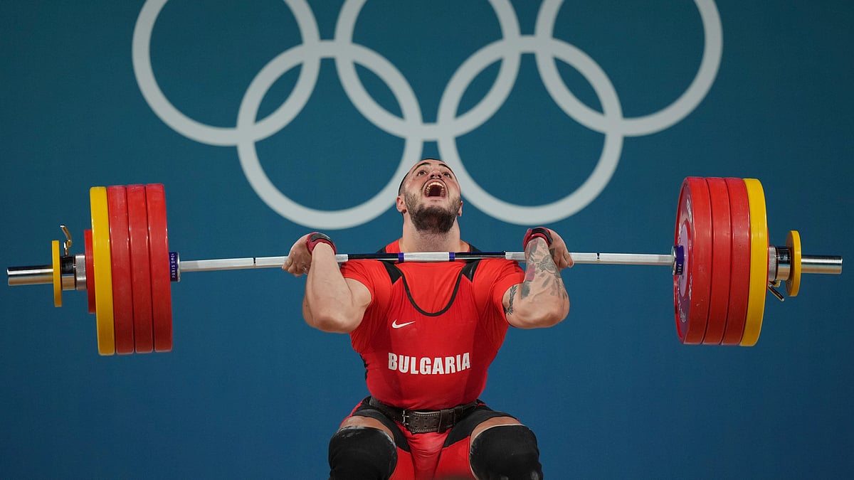 Kin Cheung/AP : Bulgaria’s Karlos Nasar in action at Paris 2024