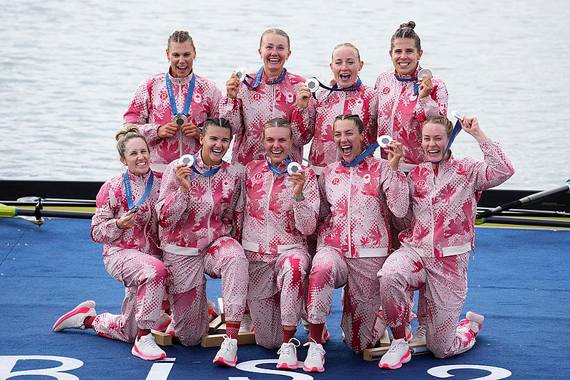 2024 Paris Olympics Rowing Medallists_Womens eight rowing final silver medalists Canada