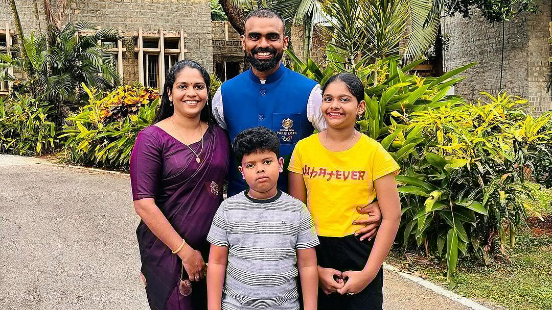 Instagram/ @sreejesh88 : PR Sreejesh with his wife Aneeshya and children.