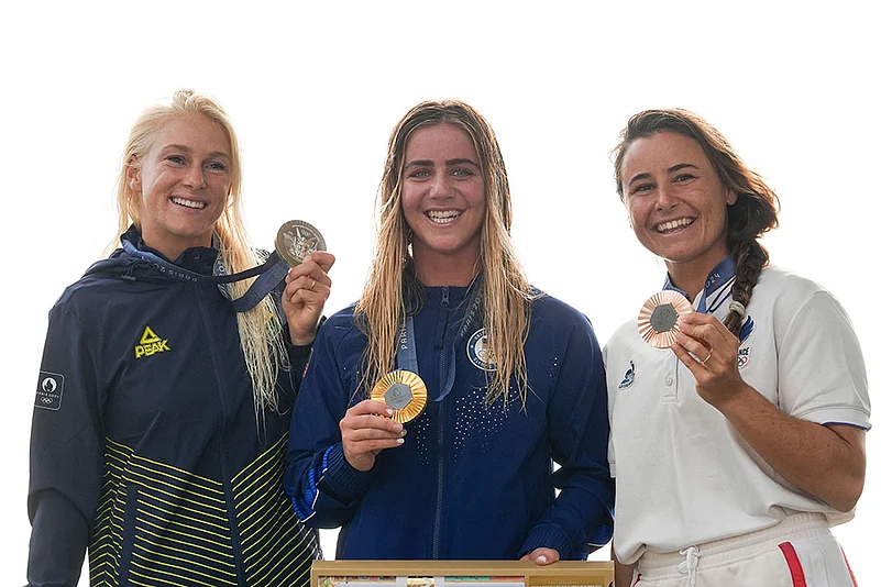 Caroline Marks, Tatiana Weston-Webb & Johanne Defay