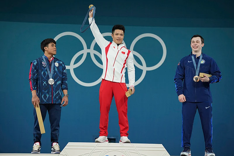 2024 Paris Olympics Weightlifting Medallists_mens 61kg weightlifting event