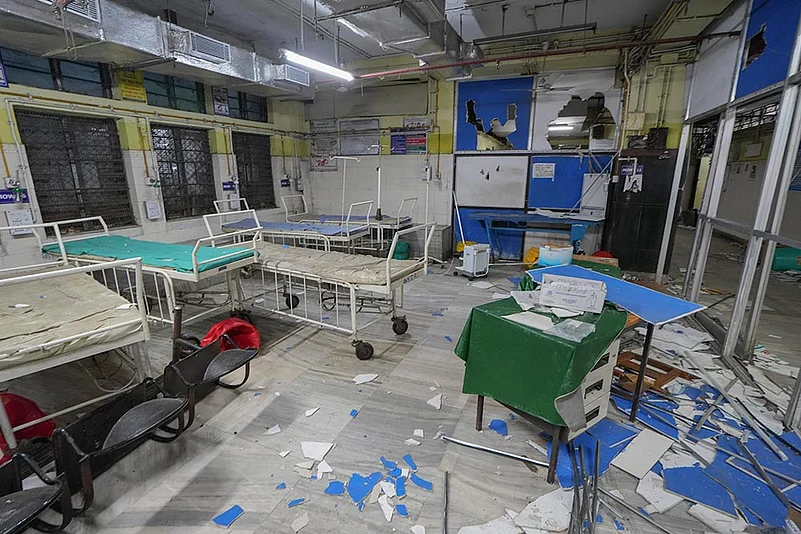 Vandalism at RG Kar Hospital