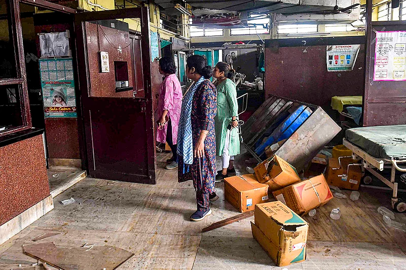 Kolkata doctor murder case_unidentified miscreants vandalised a portion of RG Kar Medical College