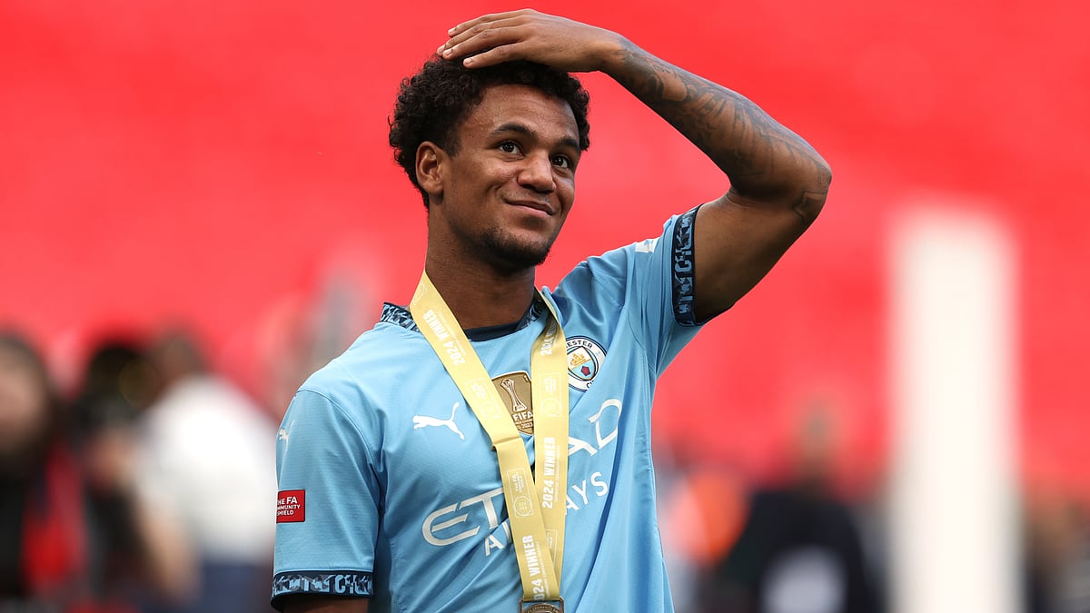 Oscar Bobb-manchester city-football