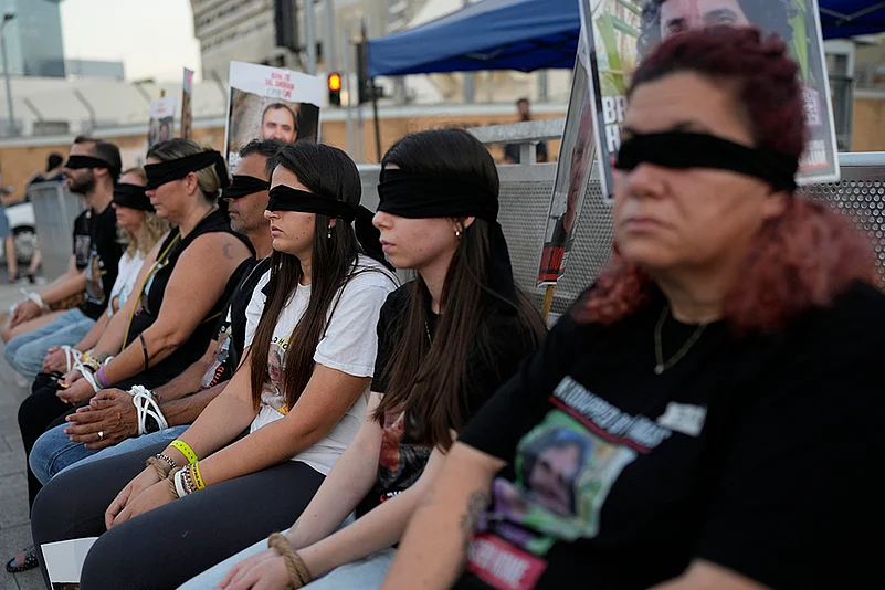 Israel-Hamas war: Israeli hostages families protest_2