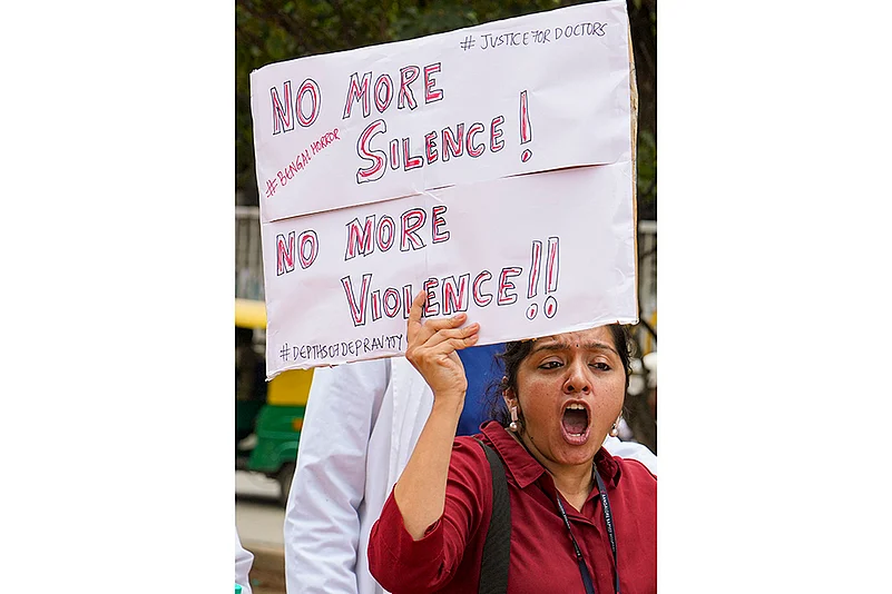 IMAs 24-hour nationwide strike over kolkata doctors rape murder case in Bengaluru, Karnataka