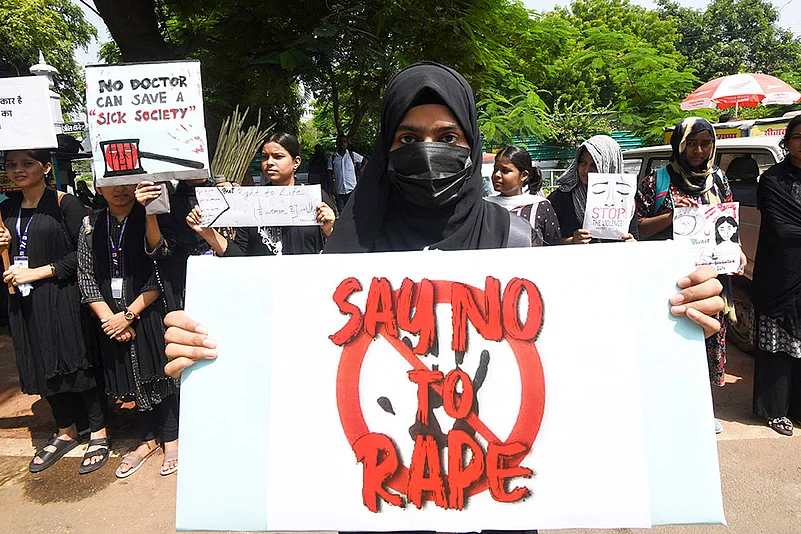 Patna College students protest against the alleged rape and murder of Kolkata based trainee doctor