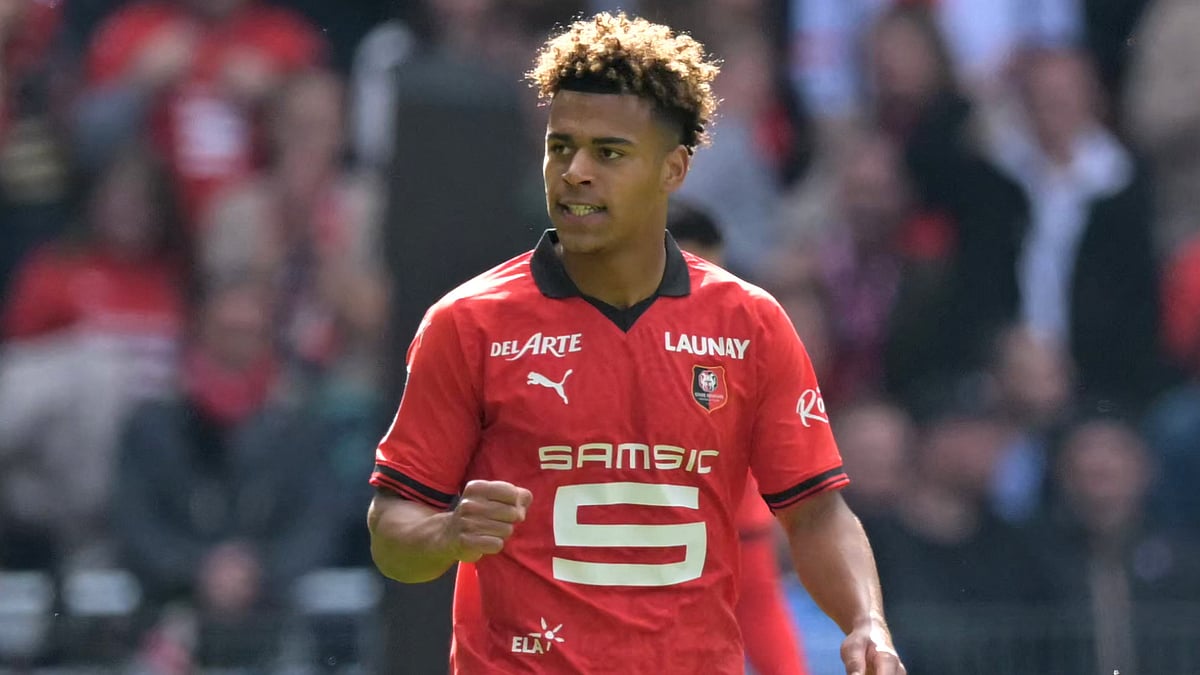 Desire Doue has completed a switch to PSG from Rennes