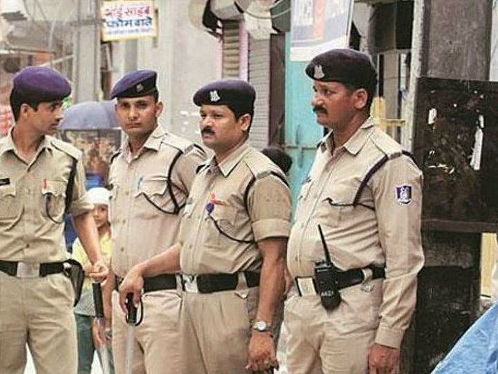 Madhya Pradesh Police personnel on duty.(Representational image) |