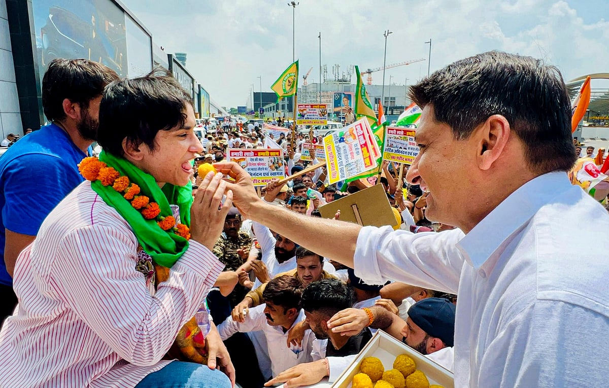 vinesh-phogat-india-return-paris-olympics-2024-pti