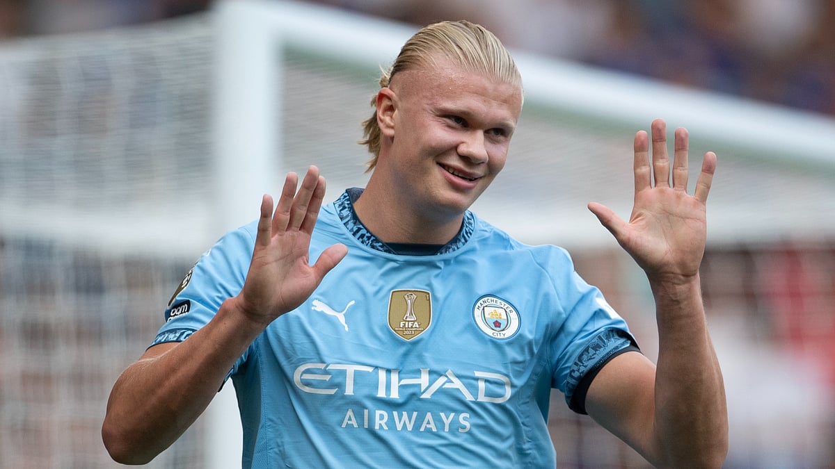 Erling Haaland celebrates his goal against Chelsea