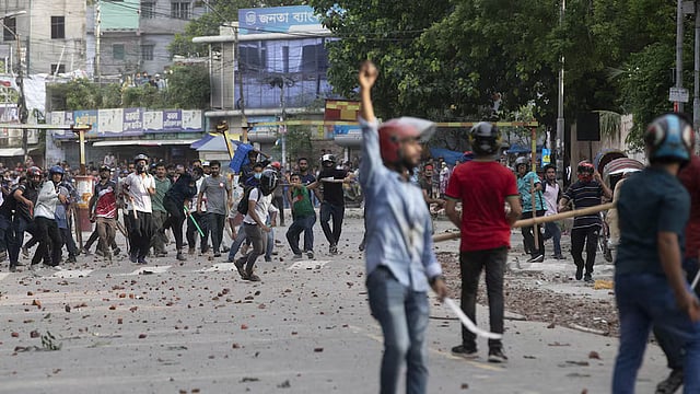 Bangladesh: Unidentified Men Vandalise Media Office; Woman Journalist Assaulted