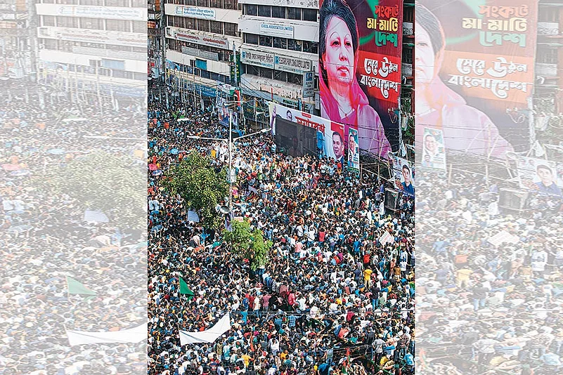 Protesters in front of the BNP headquarters during a rally in Dhaka