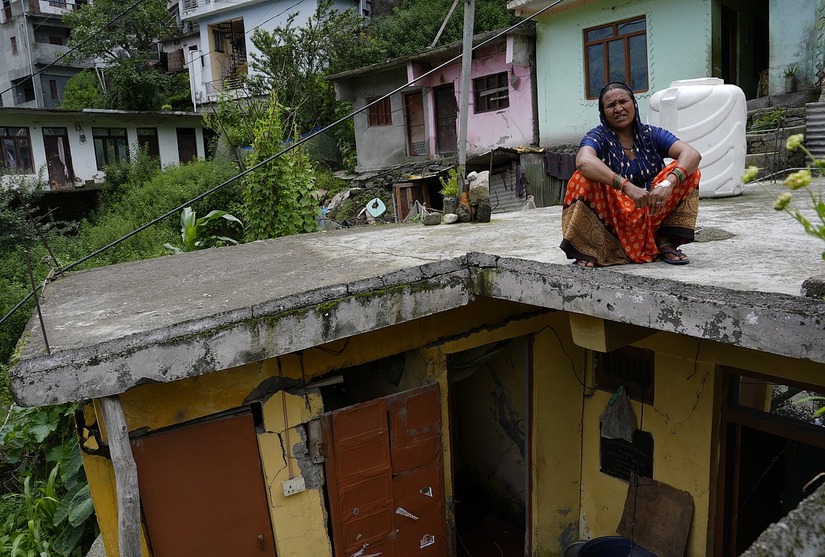In Joshimath, People say they feel scared at night and when it rains 